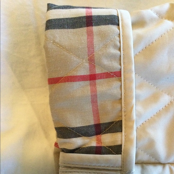 Gorgeous authentic Burberry Jacket! - Picture 5 of 9